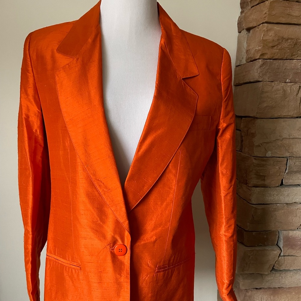 100% silk long sleeve jacket size 8